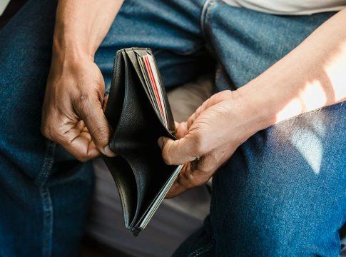 Instagram vs. reality: disciplined planning builds true financial freedom.