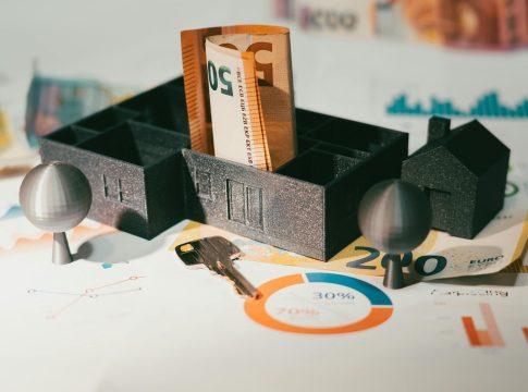 Chart showing real investment returns lagging behind inflation.