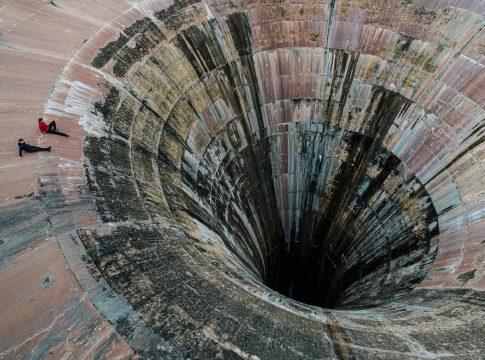 Infographic explaining Asymmetric Risk for wealth building.