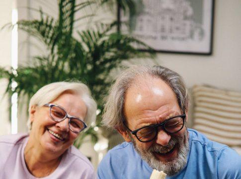 Chart showing common financial mistakes preventing people from retiring comfortably.